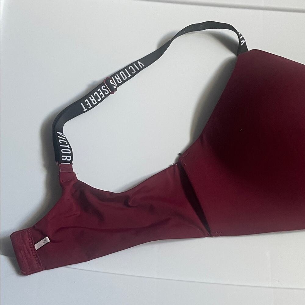 Victoria's Secret Red Bra non-wire / wire free bra - Picture 3 of 6